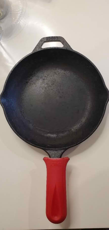 Photo of free 10 inch Cast iron skillet - LODGE (near cupertino library) #1