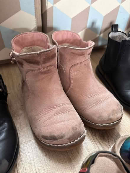 Photo of free Girls size 10 UK shoes (EU28) (Garston L19) #3