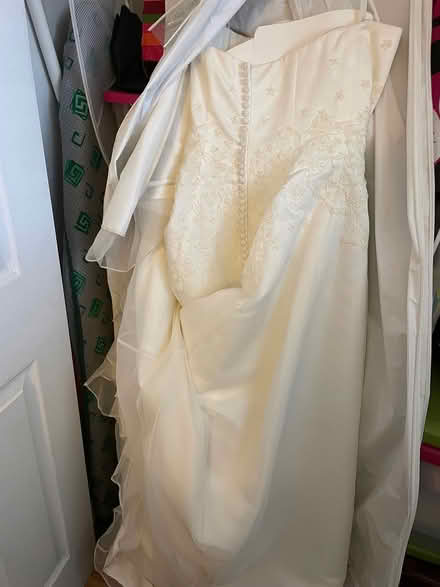 Photo of free Size 6 Wedding Dress (Sunnyvale (Wolfe)) #3