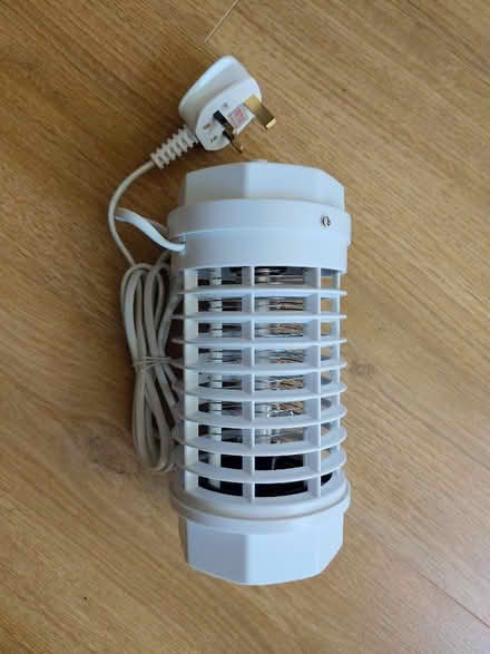 Photo of free Electronic Insect Killer (Broadheath WA14) #1