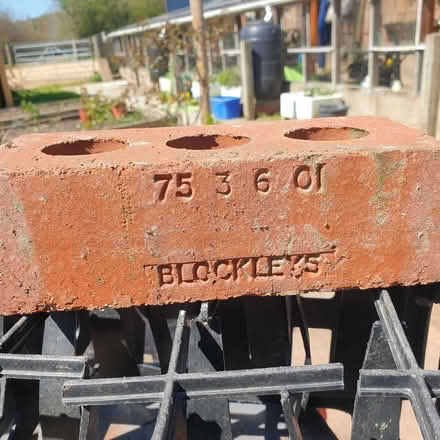 Photo of Blockleys bricks (White Grit SY5) #1