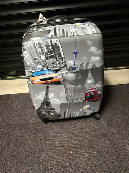 Photo of free Hard medium suitcase (WD17 Cassiobury Est) #1