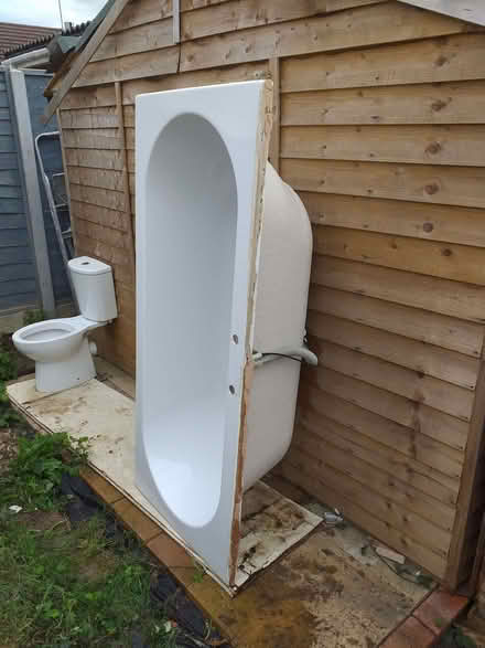 Photo of free White acrylic bath (Old Walcot SN3) #4
