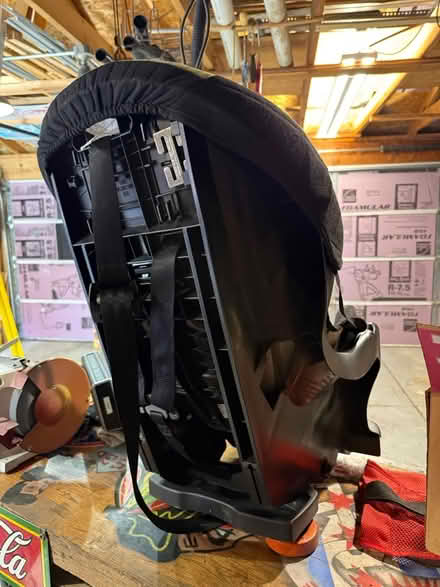 Photo of free Child car seats (6209 n Olcott.) #1