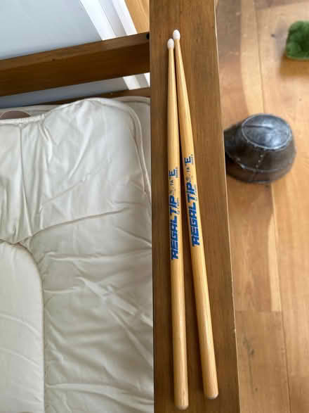 Photo of free Drumsticks (Caldecott OX14) #1