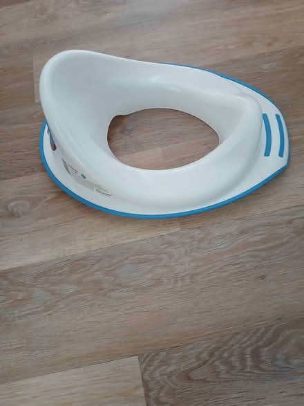 Photo of free Toilet trainer seat (Poole, Waterloo estate, BH17) #1