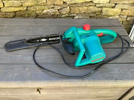 Photo of free Electric chainsaw. (Milton-under-Wychwood OX7) #1