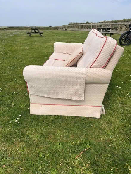 Photo of free Cream patterned sofa (Porthcurno TR19) #2