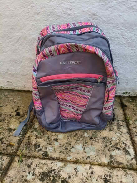 Photo of free Kids backpack (Critchill BA11) #1