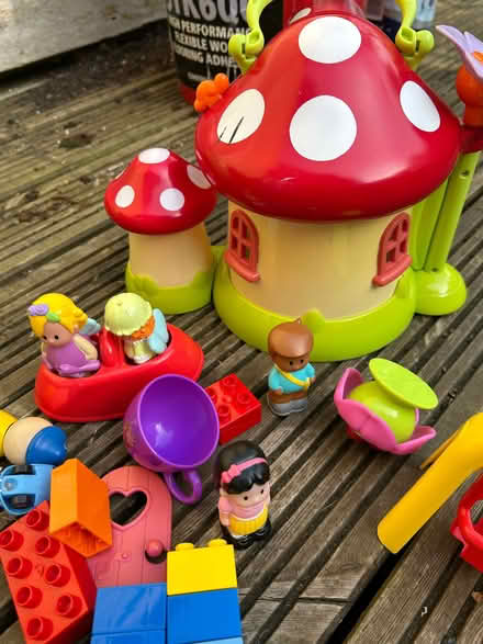 Photo of free Toys (Caldecott OX14) #1