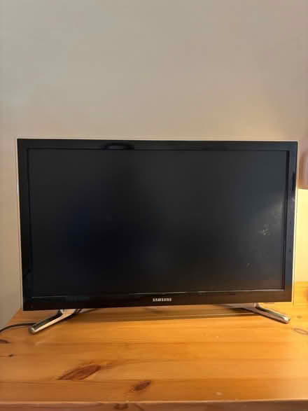 Photo of free Small Samsung TV (Clapton) #1