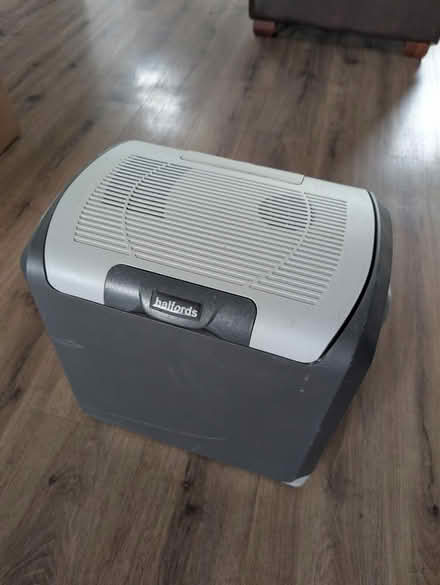 Photo of free 12V Fridge (Winslow MK18) #1