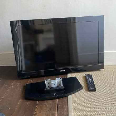 Photo of free 32'' Sony TV (Walthamstow E17) #1