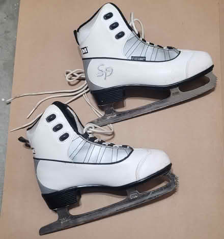 Photo of free Figure skates (size 8) (Broadview/Gerrard) #1