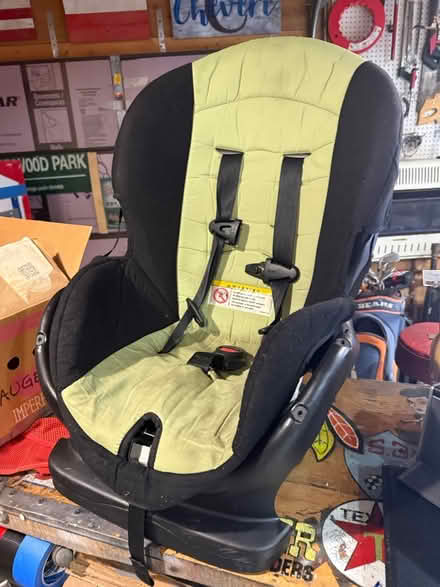 Photo of free Child car seats (6209 n Olcott.) #2