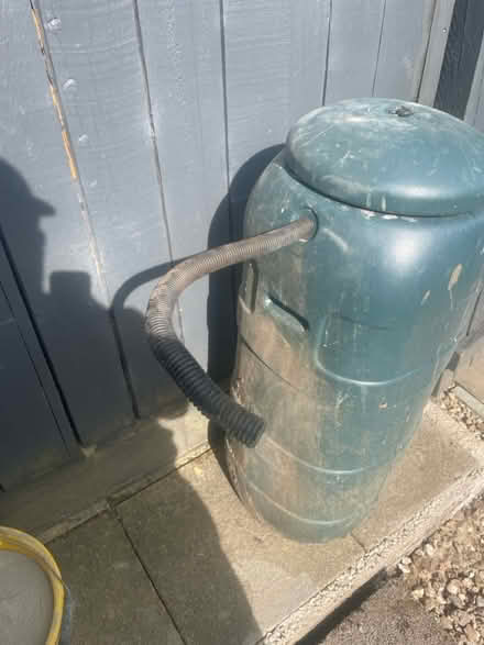 Photo of free water butt (Axminster Flax Meadow EX13) #3