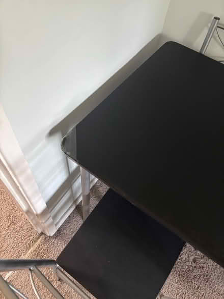 Photo of free 4 Seater Dining Room Table & Chairs (LU7) #4