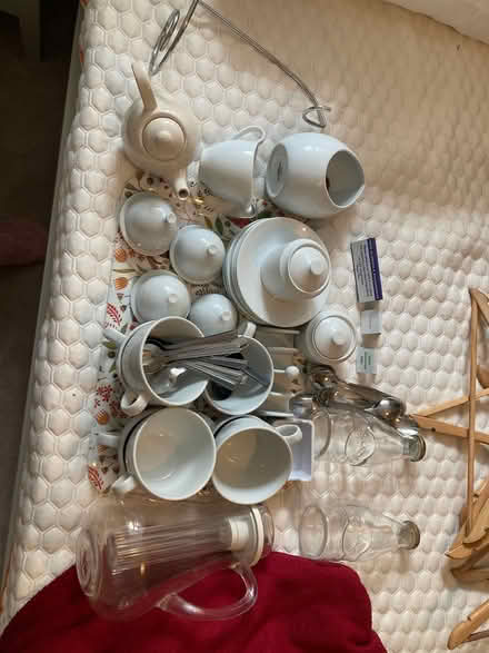Photo of free crockery, drink cooler, throws (Marldon TQ3) #1