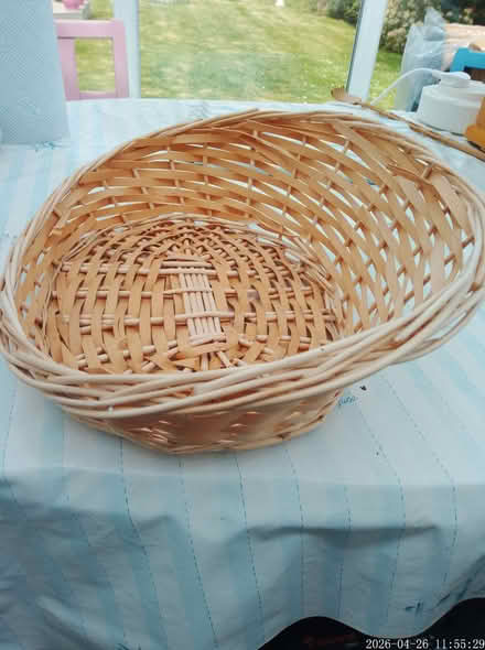 Photo of free Shallow wicker basket, originally part of a gift hamper (Frogmore GU17) #1