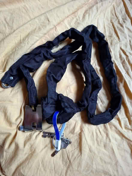 Photo of free Bicycle Lock (Special Opening Technique Required) (Pilton EH4) #1