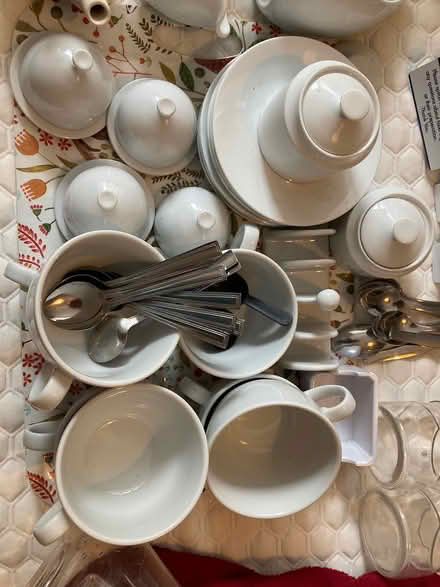 Photo of free crockery, drink cooler, throws (Marldon TQ3) #4