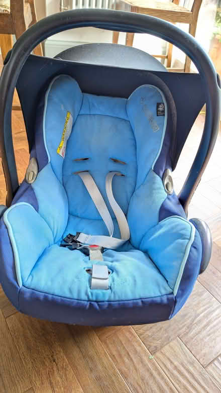 Photo of free Maxicosi baby car seat (Woodhouse Eaves LE12) #3