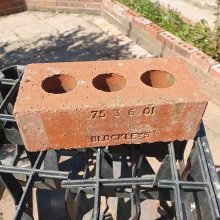 Photo of Blockleys bricks (White Grit SY5) #2