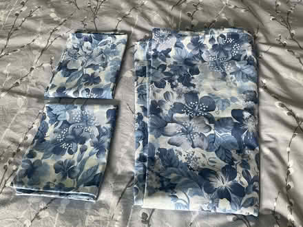 Photo of free Double duvet cover and pillow cases (Woodley SK6) #1
