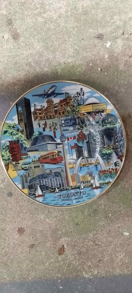 Photo of free Plate (Emmbrook RG41) #1