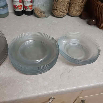 Photo of free Selection glass plates/side plates/bowls (Rose Hill OX4) #2