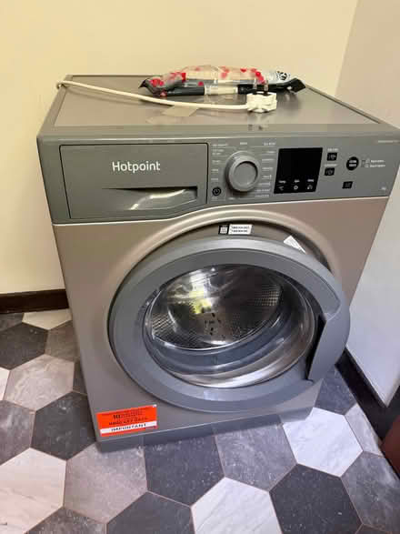 Photo of free Hot point washing machine (Newton Reigny CA11) #1