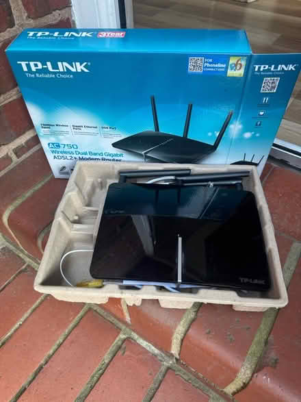 Photo of free New wireless router (New coseley village DY4) #1