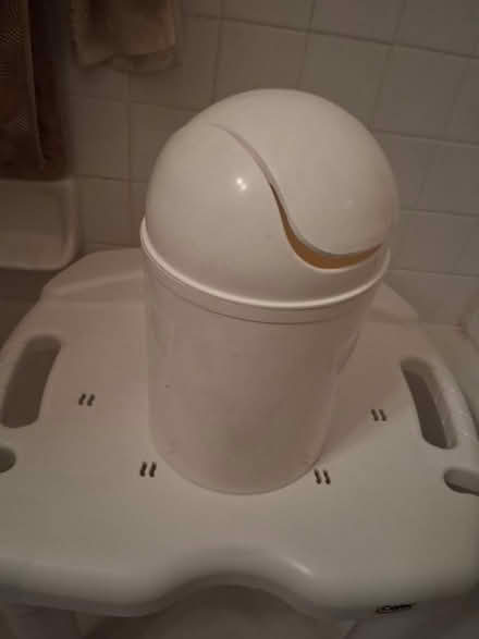 Photo of free Wastebàsk (West Harlem) #1