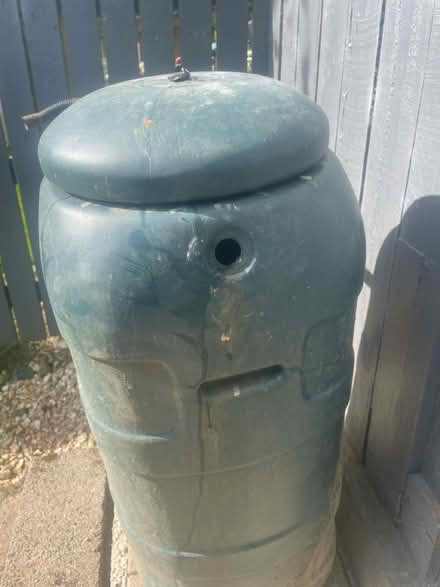 Photo of free water butt (Axminster Flax Meadow EX13) #2