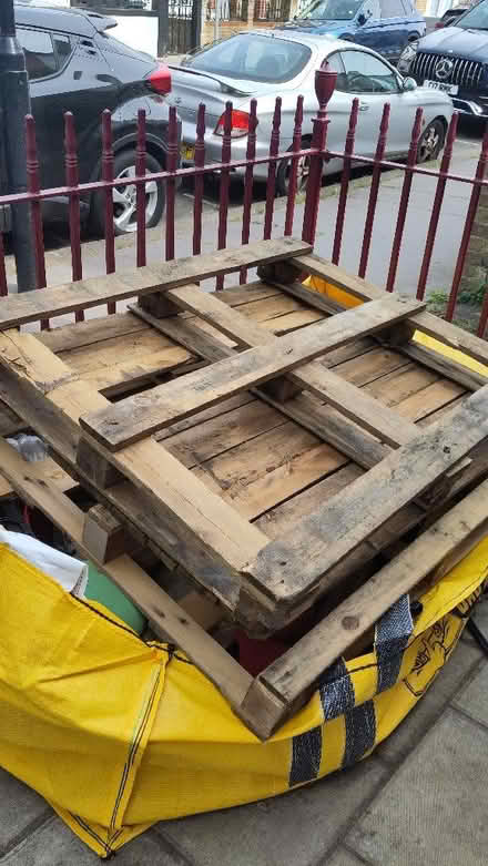 Photo of free 2 pallets (Thornton Heath CR7) #1