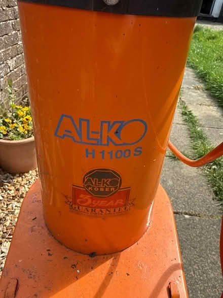 Photo of free Leaf and wood garden shredder (LU1 stockwood park) #3