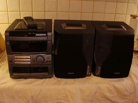 Photo of free Aiwa stereo system - see details (Beckenham) #1