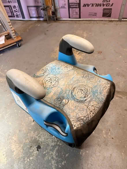 Photo of free Child car seats (6209 n Olcott.) #4