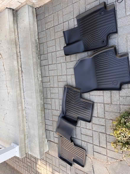 Photo of free Curb alert - Car mats, never used (Carlingwood area) #1
