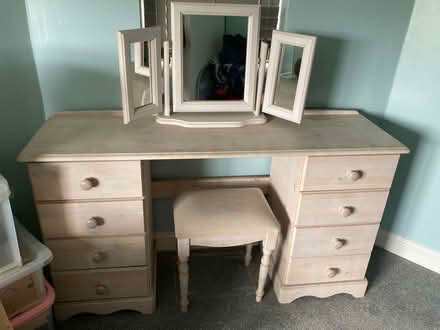 Photo of free Wardrobe and dressing table (North Camp GU14) #3