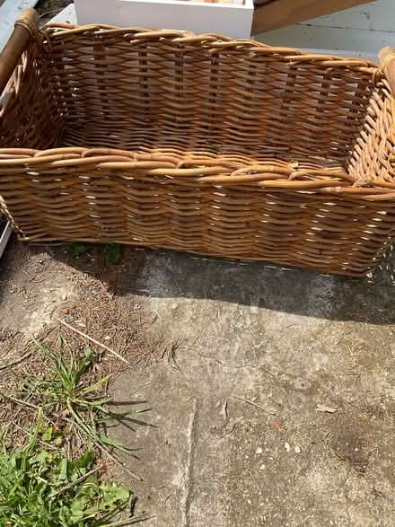 Photo of free Sturdy wicker basket with handles (Se26) #1