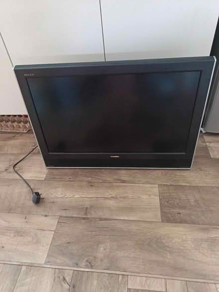 Photo of free 30" television (New Alresford SO24) #1