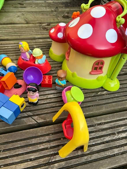 Photo of free Toys (Caldecott OX14) #2