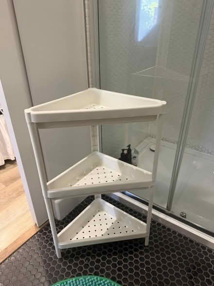 Photo of free Little bathroom storage (Clapham Park SW4) #3