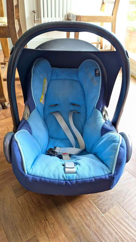 Photo of free Maxicosi baby car seat (Woodhouse Eaves LE12) #1