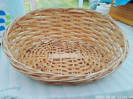Photo of free Shallow wicker basket, originally part of a gift hamper (Frogmore GU17) #2