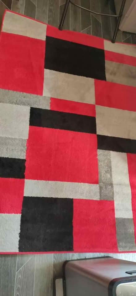 Photo of free Beautiful Red and Black rugs (East ham) #4