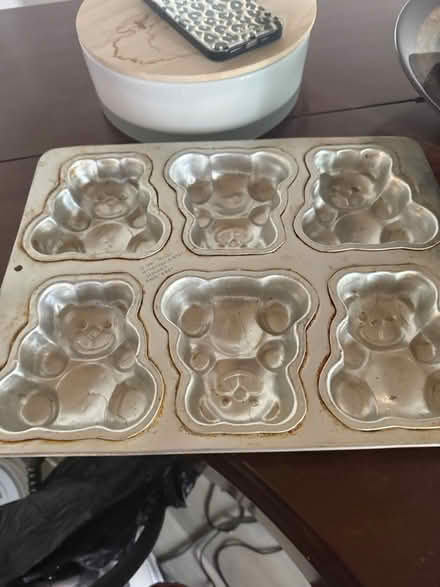 Photo of free Teddy Bear Baking Pan (West San Jose 95128) #2
