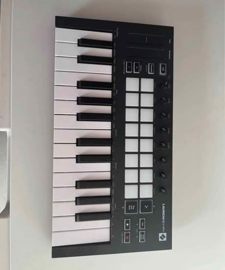 Photo of MIDI keyboard (Morningside EH10) #1