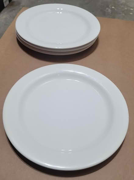 Photo of free 4x White plates (Broadview/Gerrard) #1